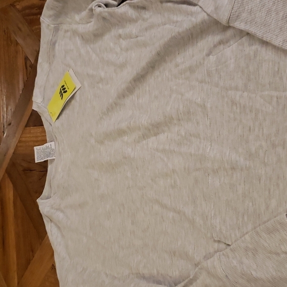 ALL in Motion kids ×l Top - Picture 2 of 2